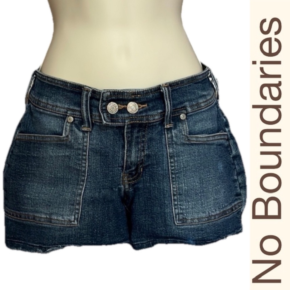 No Boundaries Jean Shorts‎